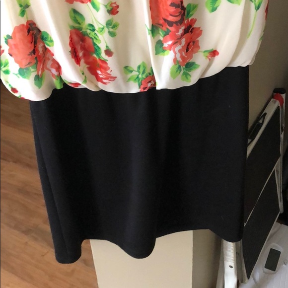 Wet Seal Floral Bodycon Dress - Picture 4 of 5